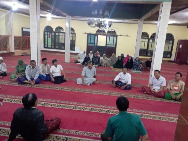 Ukhuwah Islamiyah : Pondasi Persaudaraan Umat yang Kokoh